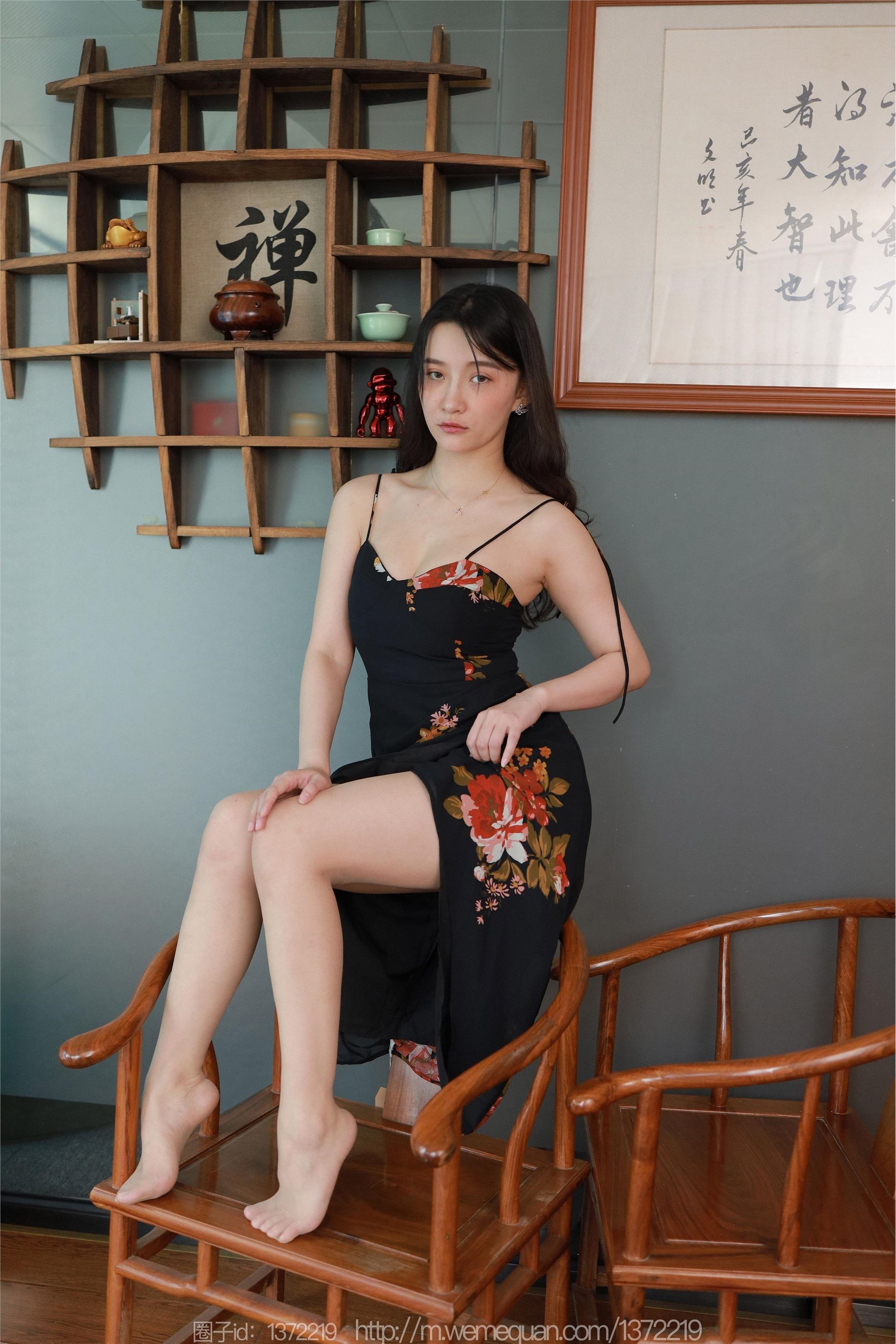 IESS异思趣向  2023.04.14 丝享家 1421 秋秋《花裙女人》